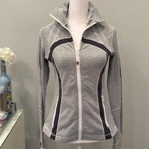Lululemon women’s jacket. Very good condition. Size 6.